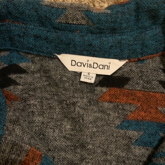 Women’s Aztec Shacket - Picture 2 of 3